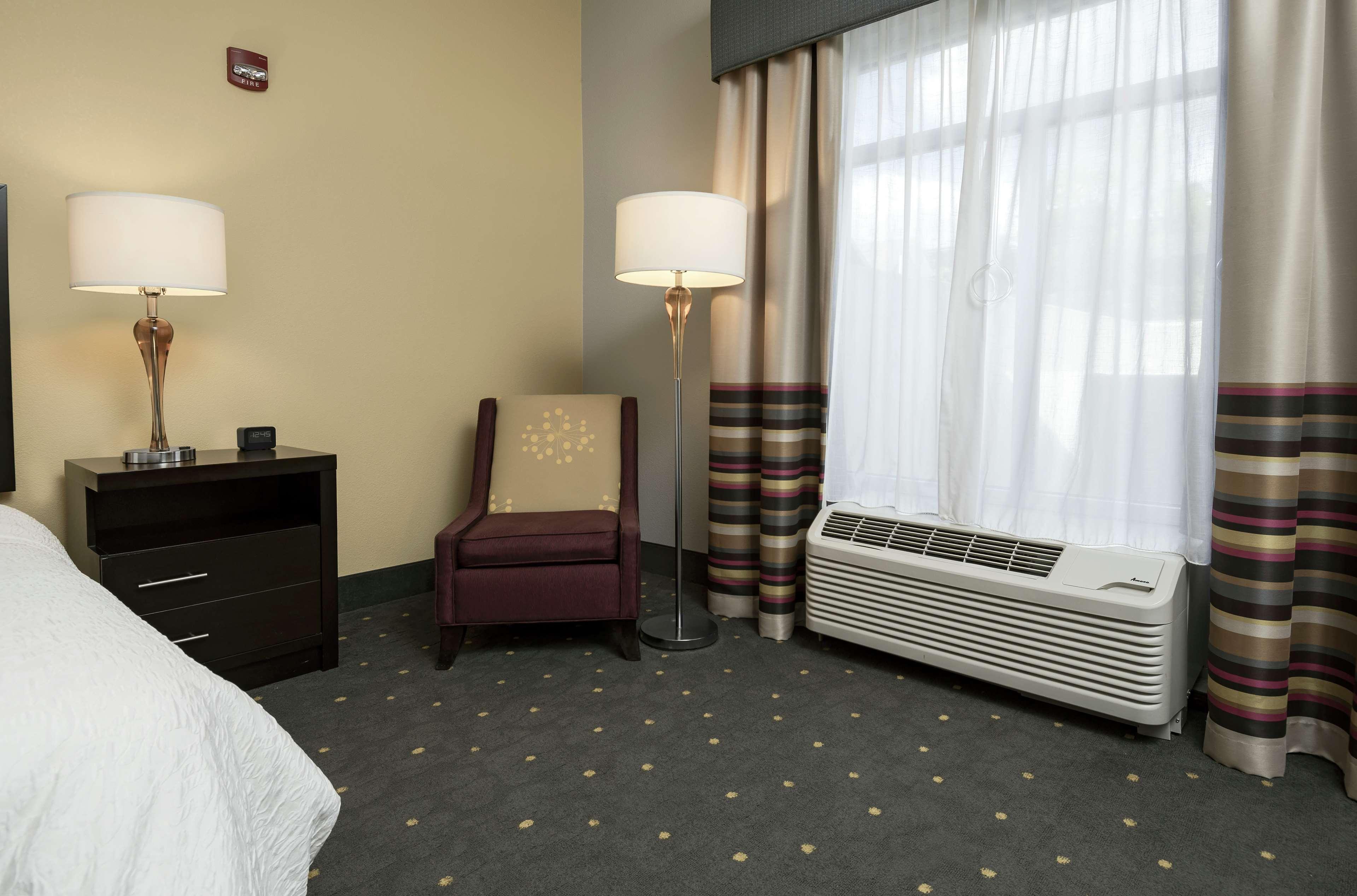 Hampton Inn & Suites - Raleigh Downtown Eksteriør bilde