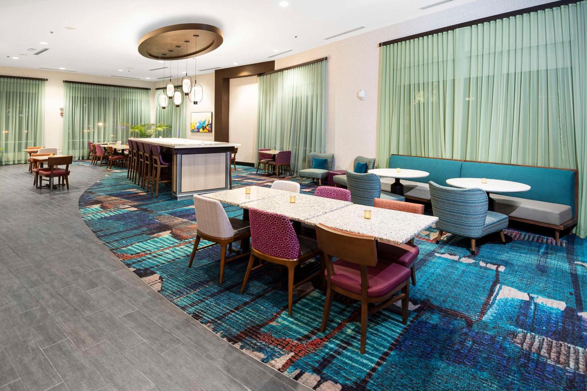 Hampton Inn & Suites - Raleigh Downtown Eksteriør bilde