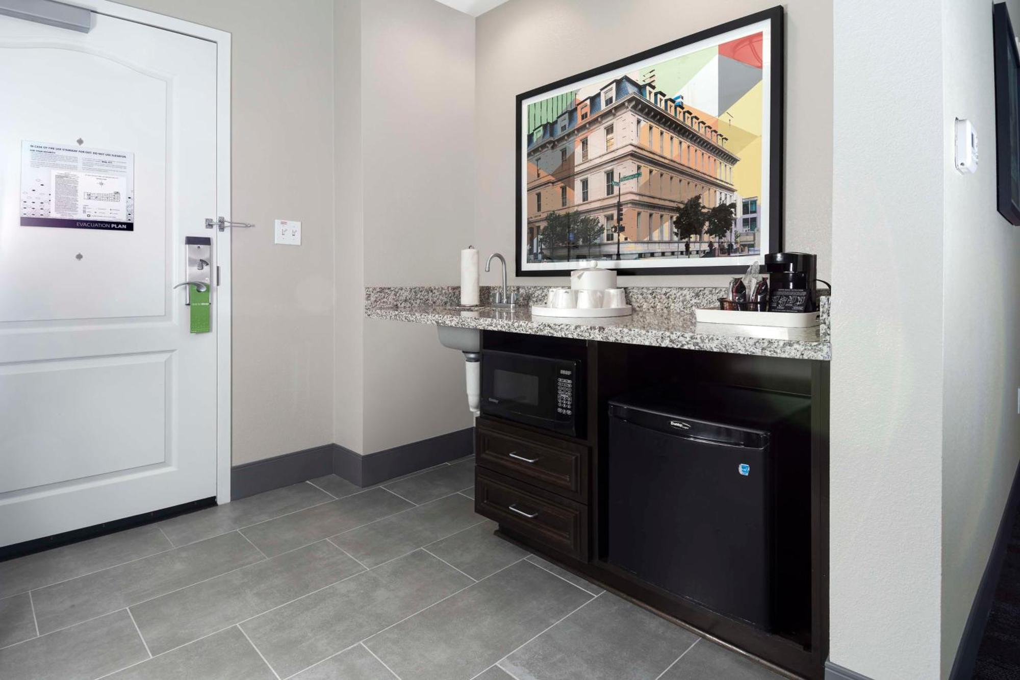 Hampton Inn & Suites - Raleigh Downtown Eksteriør bilde