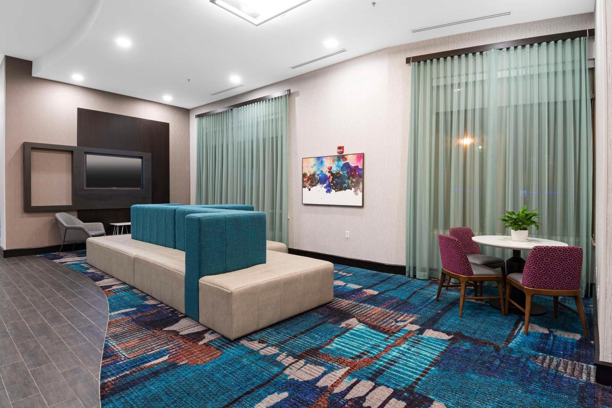 Hampton Inn & Suites - Raleigh Downtown Eksteriør bilde